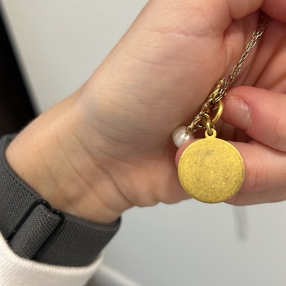 Script L Initial Pearl Necklace - Picture 3 of 7